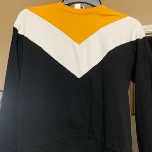 Size small crew neck top